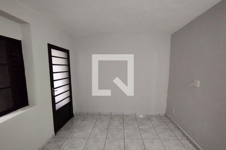 Sala - Dormitório de kitnet/studio para alugar com 1 quarto, 25m² em Antonio Marincek, Ribeirão Preto