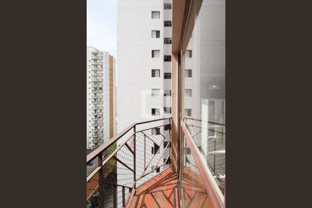 Varanda de apartamento à venda com 1 quarto, 60m² em Vila Nova Conceição, São Paulo