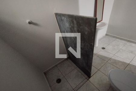 Banheiro Social de kitnet/studio para alugar com 1 quarto, 25m² em Antonio Marincek, Ribeirão Preto