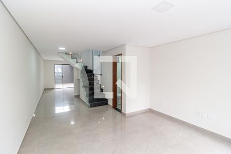 Sala de casa para alugar com 3 quartos, 137m² em Vila Santa Isabel, São Paulo