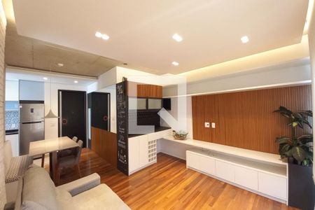 Sala de apartamento à venda com 2 quartos, 70m² em Cambuí, Campinas