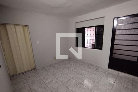 Sala - Dormitório de kitnet/studio para alugar com 1 quarto, 25m² em Antonio Marincek, Ribeirão Preto