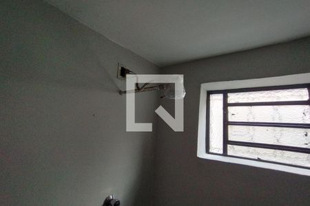 Banheiro de kitnet/studio para alugar com 1 quarto, 25m² em Antonio Marincek, Ribeirão Preto