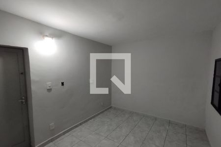 Sala - Dormitório de kitnet/studio para alugar com 1 quarto, 25m² em Antonio Marincek, Ribeirão Preto