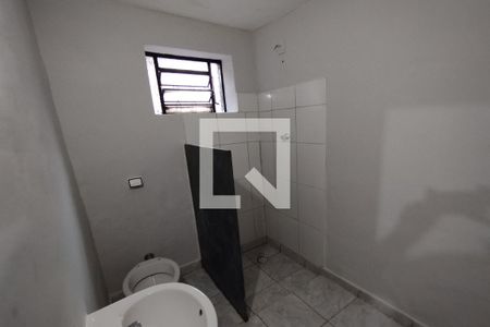 Banheiro Social de kitnet/studio para alugar com 1 quarto, 25m² em Antonio Marincek, Ribeirão Preto