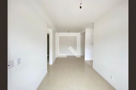 Sala de apartamento para alugar com 3 quartos, 64m² em Del Castilho, Rio de Janeiro