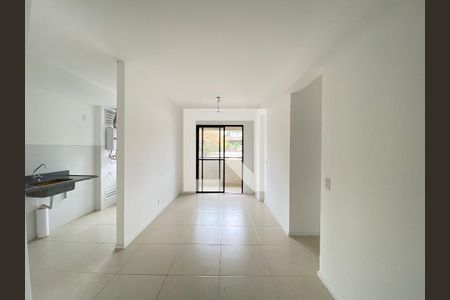 Sala de apartamento para alugar com 3 quartos, 64m² em Del Castilho, Rio de Janeiro