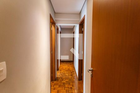 Corredor de apartamento à venda com 3 quartos, 89m² em Colégio Batista, Belo Horizonte