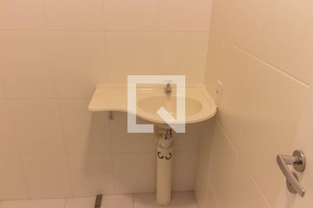 Banheiro de kitnet/studio para alugar com 1 quarto, 27m² em Jardim Helena, São Paulo