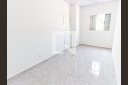 Quarto 1 de casa para alugar com 2 quartos, 50m² em Parque Sevilha, São Paulo