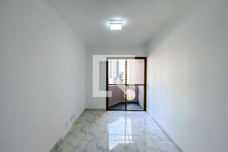 Sala de apartamento à venda com 3 quartos, 74m² em Vila Bertioga, São Paulo