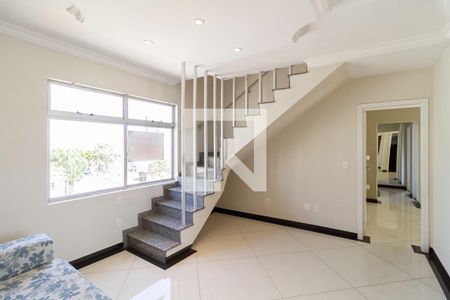 Sala 1 de apartamento à venda com 4 quartos, 200m² em Ouro Preto, Belo Horizonte