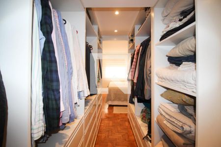 Closet da suíte de apartamento à venda com 2 quartos, 134m² em Itaim Bibi, São Paulo