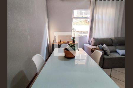 Sala de apartamento à venda com 3 quartos, 70m² em Sagrada Família, Belo Horizonte