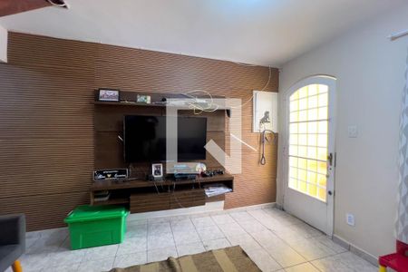 Casa à venda com 90m², 2 quartos e 1 vagaSala