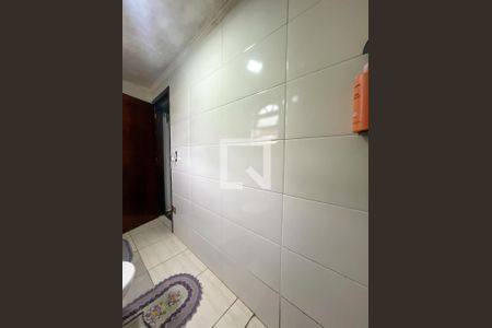 Banheiro da Suíte de casa para alugar com 3 quartos, 100m² em Vila Portuguesa, São Paulo