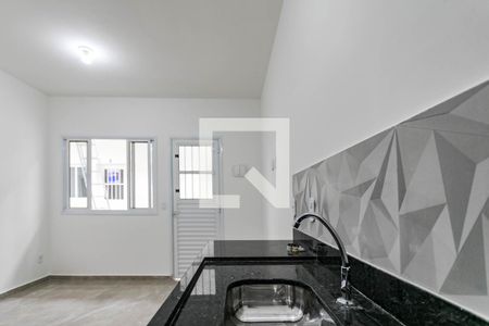 Cozinha de kitnet/studio para alugar com 1 quarto, 15m² em Jardim Universo, Mogi das Cruzes