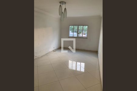 Casa à venda com 120m², 3 quartos e 2 vagas Casa à venda com 120m², 3 quartos e 2 vagasQuarto