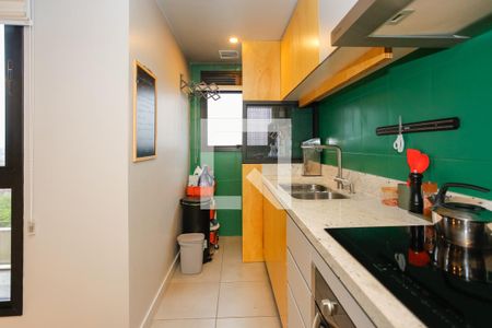 Cozinha de apartamento à venda com 1 quarto, 70m² em Jardim do Salso, Porto Alegre