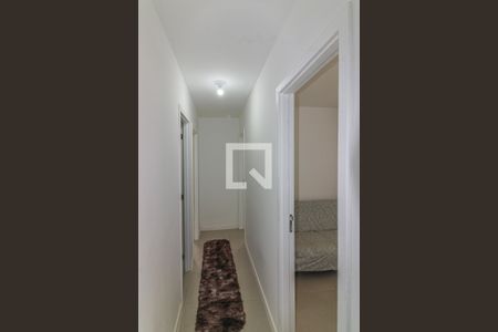 Corredor de apartamento para alugar com 3 quartos, 77m² em Recreio dos Bandeirantes, Rio de Janeiro