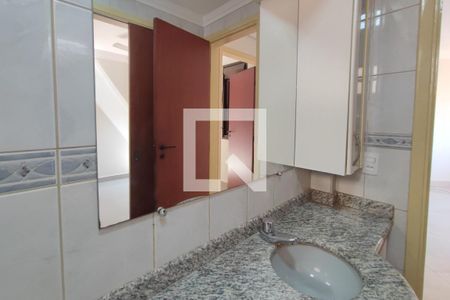 Banheiro  de apartamento para alugar com 1 quarto, 48m² em Centro, Campinas