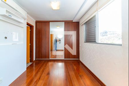 Suíte de apartamento para alugar com 4 quartos, 216m² em Estoril, Belo Horizonte