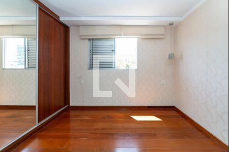 Suíte de apartamento para alugar com 4 quartos, 216m² em Estoril, Belo Horizonte