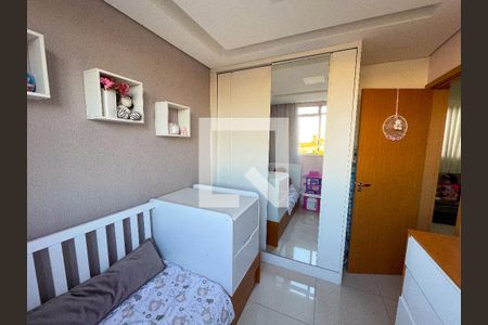 quarto 1 de apartamento à venda com 2 quartos, 44m² em Califórnia, Contagem