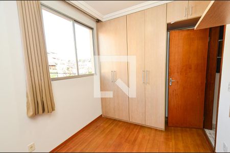 Quarto2 de apartamento para alugar com 2 quartos, 52m² em Fernão Dias, Belo Horizonte