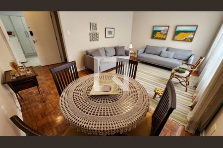 Sala de apartamento para alugar com 3 quartos, 90m² em Gonzaga, Santos