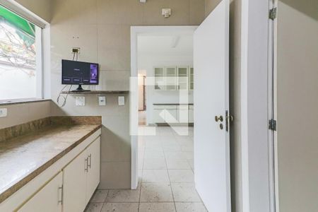 Casa à venda com 477m², 5 quartos e 6 vagas Casa à venda com 477m², 5 quartos e 6 vagasCozinha