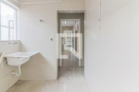 Casa à venda com 477m², 5 quartos e 6 vagas Casa à venda com 477m², 5 quartos e 6 vagasLavanderia