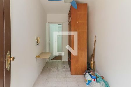 Casa à venda com 477m², 5 quartos e 6 vagas Casa à venda com 477m², 5 quartos e 6 vagasQuarto Serviço