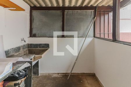 Casa à venda com 477m², 5 quartos e 6 vagas Casa à venda com 477m², 5 quartos e 6 vagasAtelier