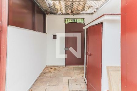 Casa à venda com 477m², 5 quartos e 6 vagas Casa à venda com 477m², 5 quartos e 6 vagasEntrada Serviço