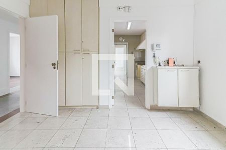 Casa à venda com 477m², 5 quartos e 6 vagas Casa à venda com 477m², 5 quartos e 6 vagasCozinha