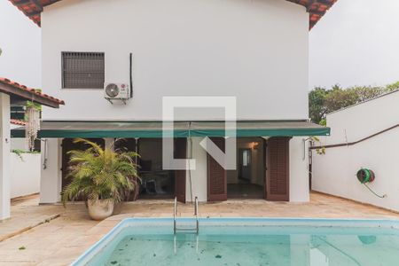 Casa à venda com 477m², 5 quartos e 6 vagas Casa à venda com 477m², 5 quartos e 6 vagasFachada Casa ( Fundos )