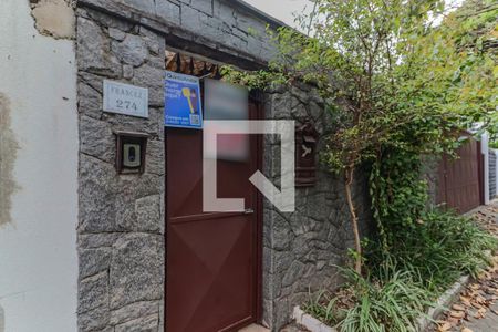 Casa à venda com 477m², 5 quartos e 6 vagas Casa à venda com 477m², 5 quartos e 6 vagasFachada