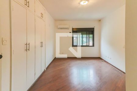 Casa à venda com 477m², 5 quartos e 6 vagas Casa à venda com 477m², 5 quartos e 6 vagasSuite 2