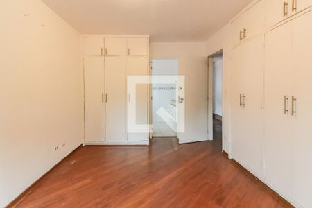 Casa à venda com 477m², 5 quartos e 6 vagas Casa à venda com 477m², 5 quartos e 6 vagasSuite 2