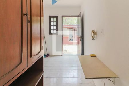 Casa à venda com 477m², 5 quartos e 6 vagas Casa à venda com 477m², 5 quartos e 6 vagasQuarto Serviço