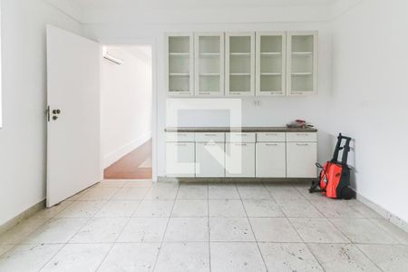 Casa à venda com 477m², 5 quartos e 6 vagas Casa à venda com 477m², 5 quartos e 6 vagasCozinha