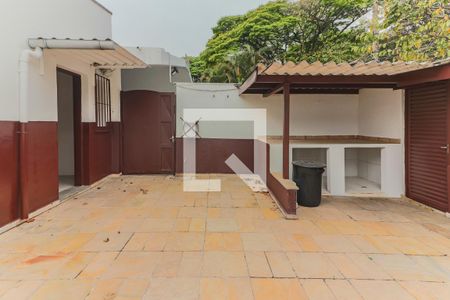 Casa à venda com 477m², 5 quartos e 6 vagas Casa à venda com 477m², 5 quartos e 6 vagasQuintal
