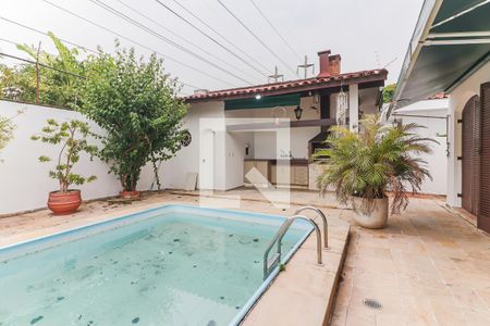 Casa à venda com 477m², 5 quartos e 6 vagas Casa à venda com 477m², 5 quartos e 6 vagasPiscina - Churrasqueira