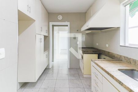 Casa à venda com 477m², 5 quartos e 6 vagas Casa à venda com 477m², 5 quartos e 6 vagasCozinha