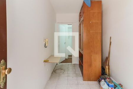 Casa à venda com 477m², 5 quartos e 6 vagas Casa à venda com 477m², 5 quartos e 6 vagasQuarto Serviço