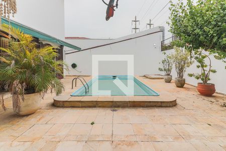 Casa à venda com 477m², 5 quartos e 6 vagas Casa à venda com 477m², 5 quartos e 6 vagasPiscina - Churrasqueira