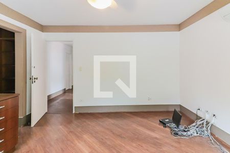 Casa à venda com 477m², 5 quartos e 6 vagas Casa à venda com 477m², 5 quartos e 6 vagasSuite 4