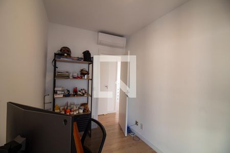 Quarto 1 de apartamento à venda com 4 quartos, 181m² em Jardim das Acacias, São Paulo