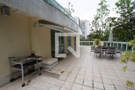 Varanda de apartamento à venda com 2 quartos, 178m² em Barra da Tijuca, Rio de Janeiro